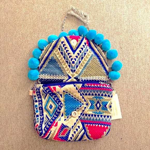 Embroidered pom pom purse - Picture 2 of 4